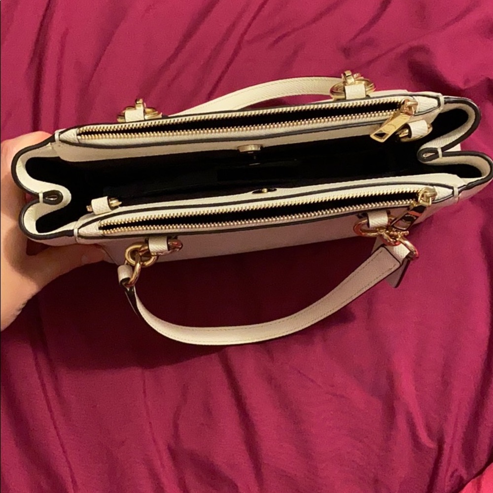 Coach hand bag - Picture 2 of 2